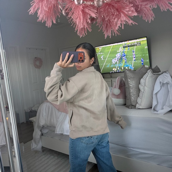 Abercrombie and Fitch Beige Quarter Zip Sweatshirt - Picture 9 of 11